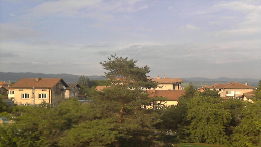 Нови Искър времето уеб камера квартал 'Кумарица', панорама към Стара планина от частна метео станция Free-WebCamBG