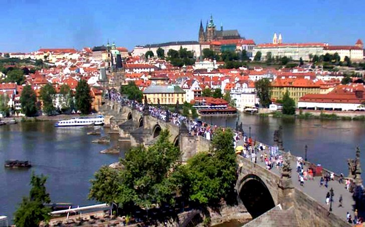 Прага времето уеб камера панорама река Вълтава, Карловия мост 'Карлв', Пражки замък 'Храдчани' столица Чехия Free-WebCamBG