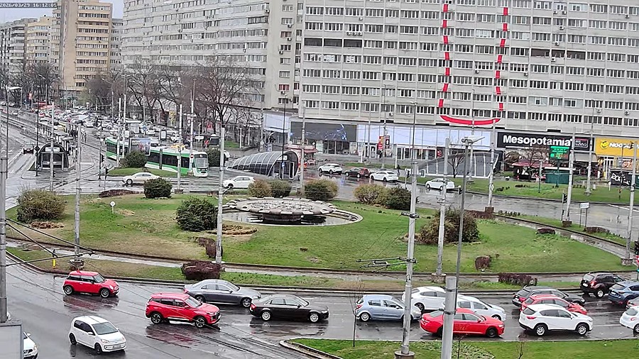 Букурещ (Bucharest) времето уеб камера търговски център, площад 'Обор', фонтан, метростанция 'Обор', столица Румъния (Romania), kamerite Free-WebCamBG