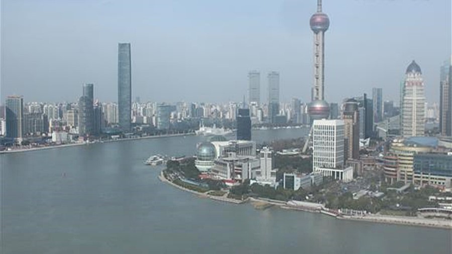 Шанхай (Shanghai) времето уеб камера река Хуанпу (Huangpu River, с приток река Яндзъ), съвременен център 'Пудун', исторически център 'Пуси' на западен бряг, ТВ кула 'Перлата на изтока' (TV tower 'Oriental Pearl'), пагода 'Лунхуа', Китай (China), kamerite Free-WebCamBG
